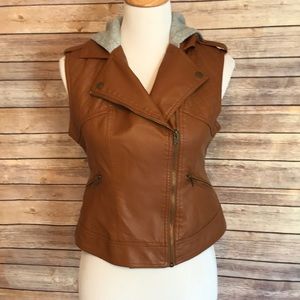Faux leather vest with hood. Size M